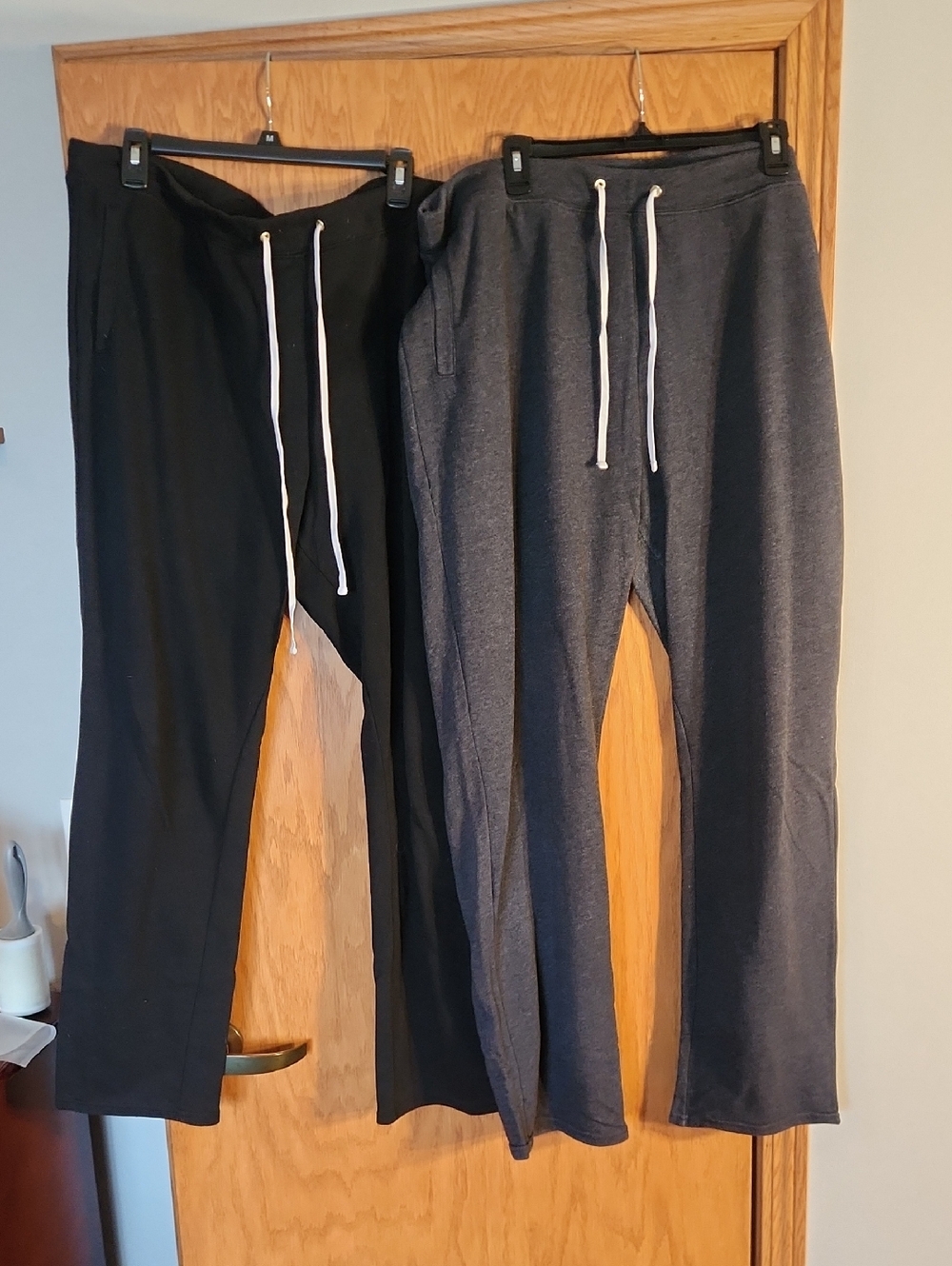 Two Pairs Of Womens Old Navy Sweat Pants, Size Xl Tall,  Black & Gray